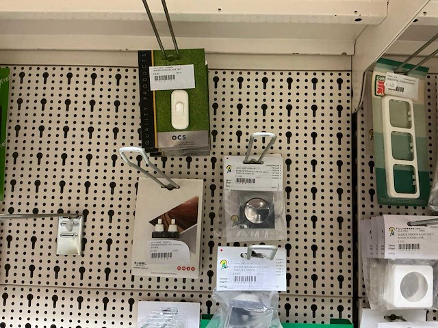 Partij stekkers, schakelaars en contactdozen - afbeelding 8 van  24