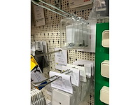 Partij stekkers, schakelaars en contactdozen - afbeelding 9 van  24