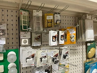 Partij stekkers, schakelaars en contactdozen - afbeelding 1 van  24