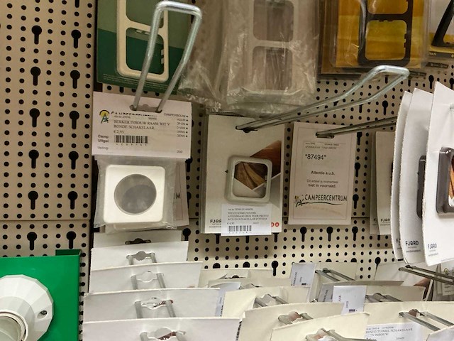 Partij stekkers, schakelaars en contactdozen - afbeelding 21 van  24