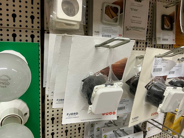 Partij stekkers, schakelaars en contactdozen - afbeelding 22 van  24