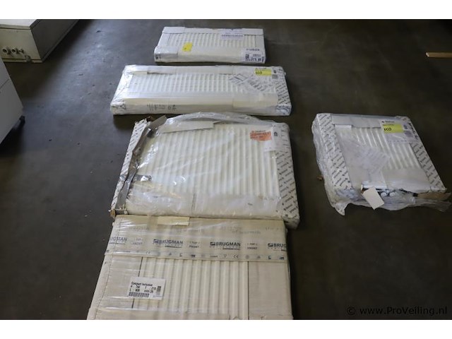 Partij stelrad/brugman radiatoren - partij | nieuw in verpakking - afbeelding 1 van  11