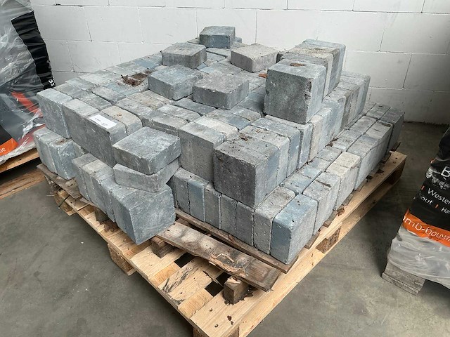 Partij stenen 15x15x6cm - afbeelding 2 van  4