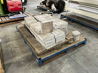 Partij stenen en steiger materiaal - afbeelding 2 van  6