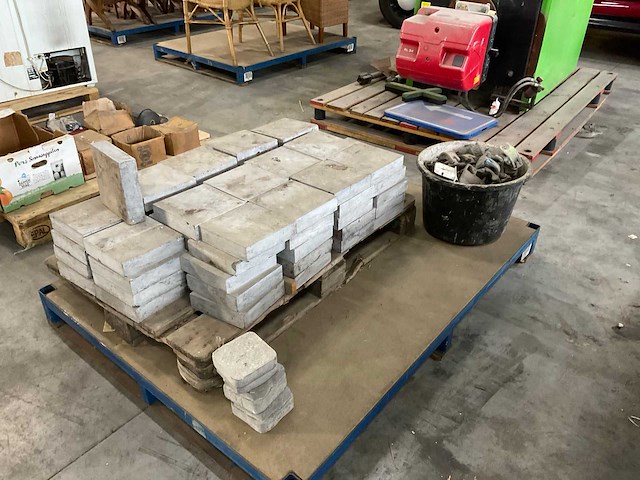 Partij stenen en steiger materiaal - afbeelding 4 van  6