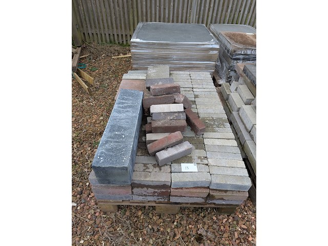 Partij stenen en tegels o.a. gardenlux - afbeelding 23 van  32
