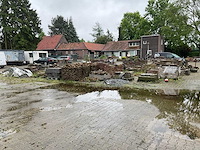 Partij stenen, klinkers en pannen - afbeelding 1 van  21
