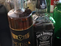 Partij sterke dranken o.a. ballantine's finest blended scotch whisky, bokma jenever, malibu, vodka club & jack daniels whisky - afbeelding 4 van  6