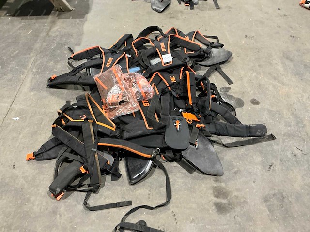 Partij stihl harnassen - afbeelding 2 van  2