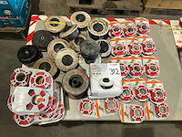 Partij stihl maaispoelen en maaidraad op rol - afbeelding 1 van  6