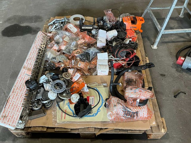 Partij stihl onderdelen en toebehoren - afbeelding 3 van  4