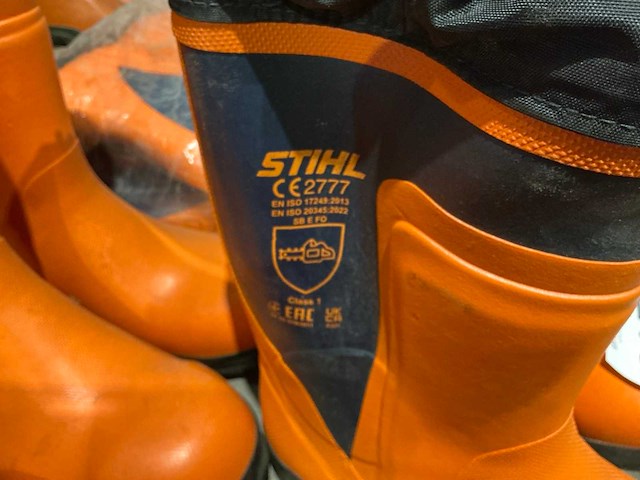Partij stihl werklaarzen - afbeelding 2 van  2