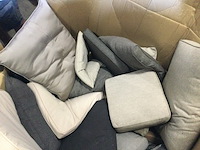 Partij stoel- bankkussens in palletdoos, diverse kleuren - afbeelding 4 van  4