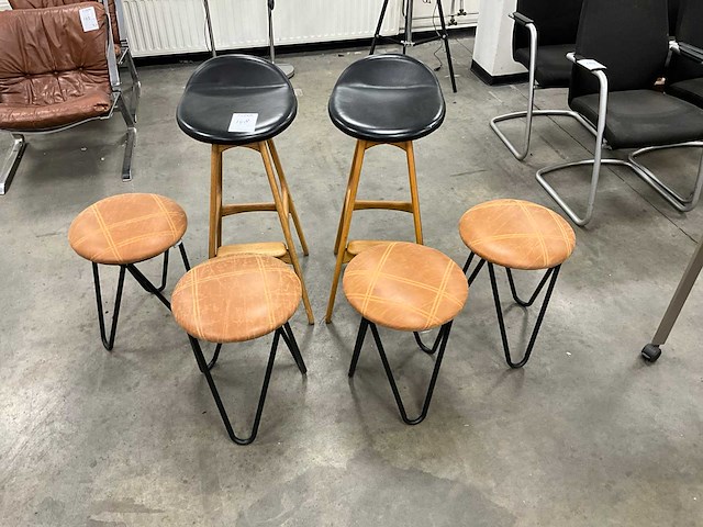 Partij stoel en kruk - afbeelding 1 van  3