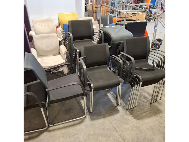 Partij stoelen en bank, o.a. artifort - afbeelding 2 van  14