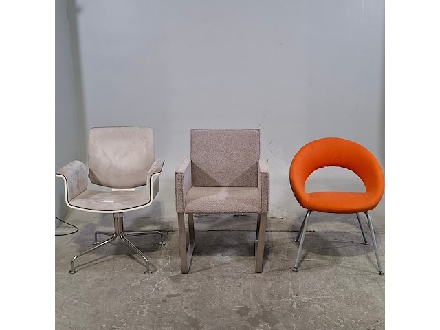 Partij stoelen en bank, o.a. artifort - afbeelding 1 van  14