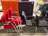 Partij stoelen en bank, o.a. artifort - afbeelding 14 van  14