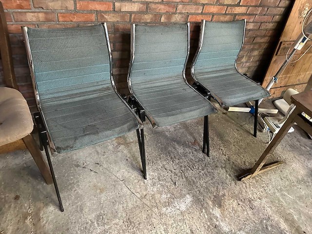 Partij stoelen en ventilatoren - afbeelding 5 van  5