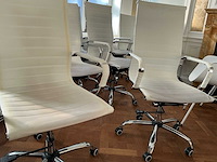 Partij stoelen / fauteuilles / kapstokken, lampen, deco - afbeelding 8 van  23