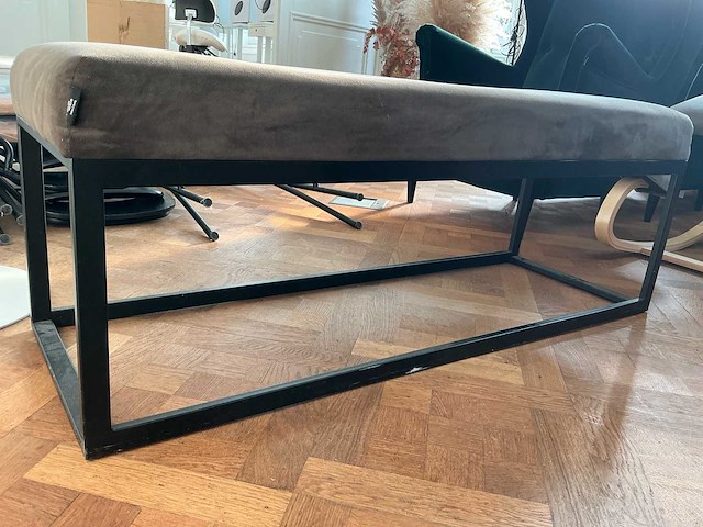 Partij stoelen / fauteuilles / kapstokken, lampen, deco - afbeelding 13 van  23