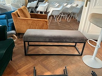 Partij stoelen / fauteuilles / kapstokken, lampen, deco - afbeelding 23 van  23