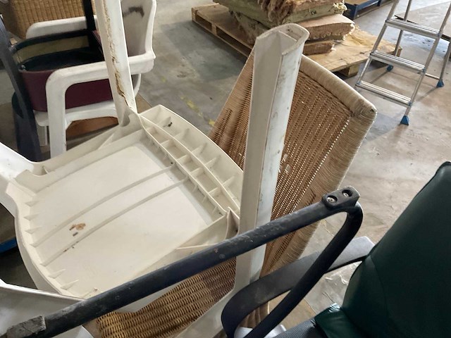 Partij stoelen - afbeelding 6 van  7