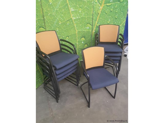 Partij stoelen - afbeelding 1 van  5