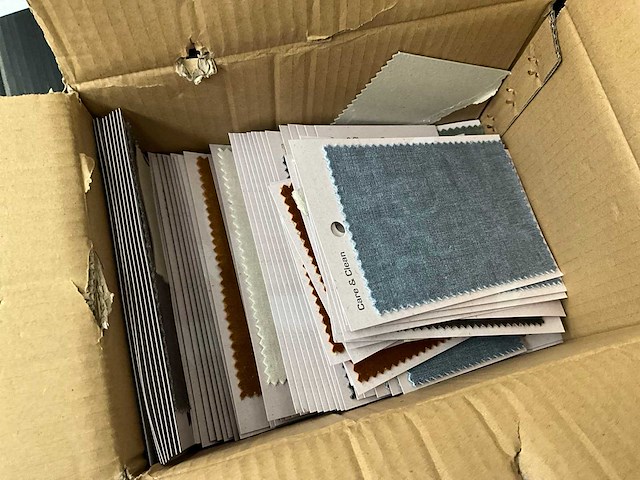 Partij stof stalen - afbeelding 1 van  9