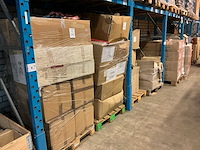 Partij stoffen - afbeelding 1 van  6