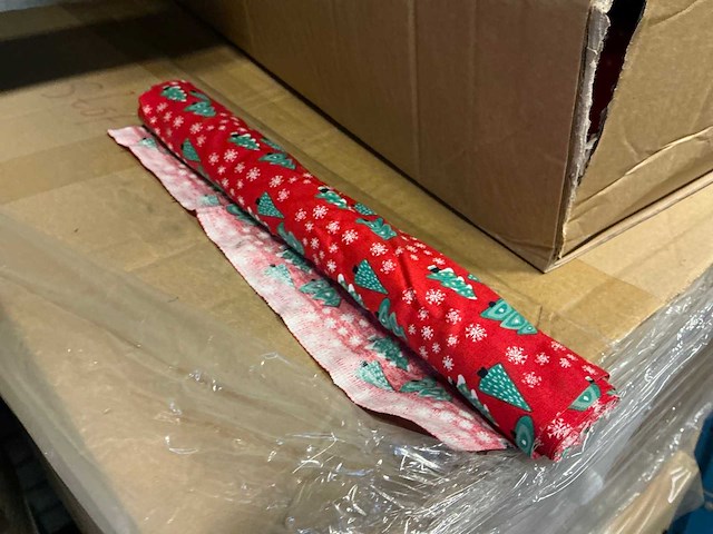 Partij stoffen - afbeelding 4 van  6