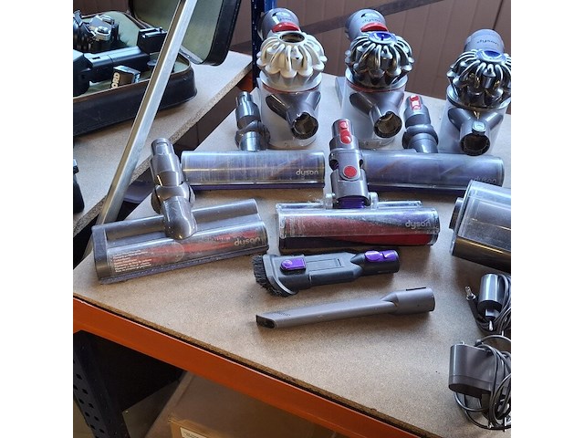 Partij stofzuigers, dyson - afbeelding 10 van  18