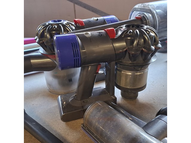 Partij stofzuigers, dyson - afbeelding 16 van  18