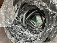 Partij stofzuigerslangen en stofzuigerzakken - afbeelding 2 van  5