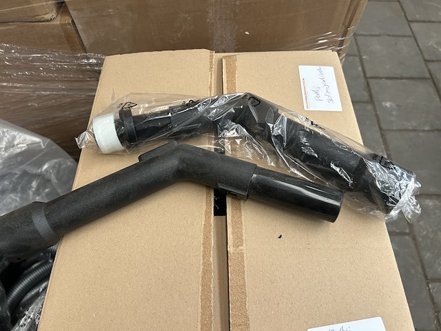 Partij stofzuigerslangen en stofzuigerzakken - afbeelding 4 van  5