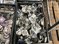 Partij stopcontacten - afbeelding 2 van  5