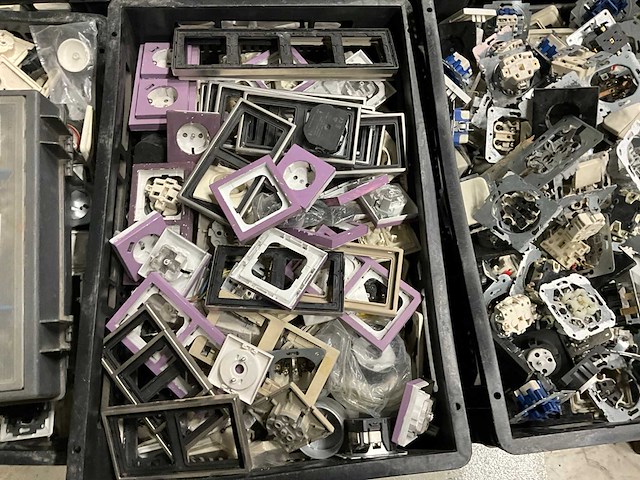 Partij stopcontacten - afbeelding 3 van  5