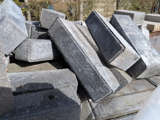 Partij straatstenen ca. 19.6x6.2x4.8 cm - afbeelding 3 van  6