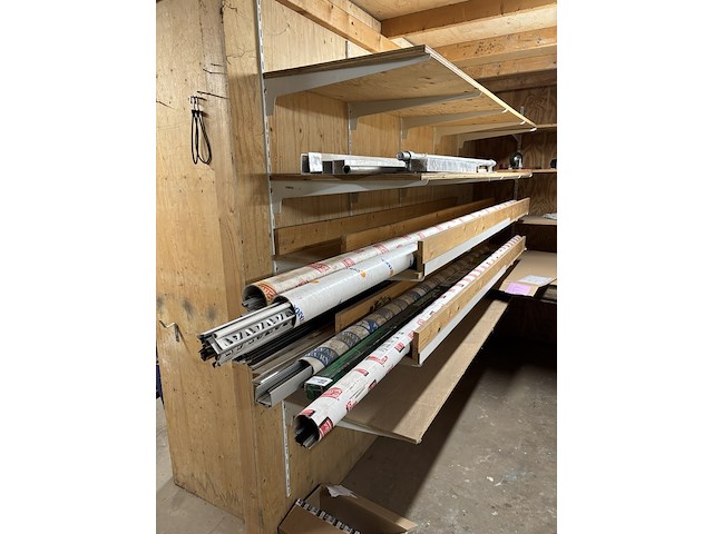 Partij strips en profielen - afbeelding 1 van  5