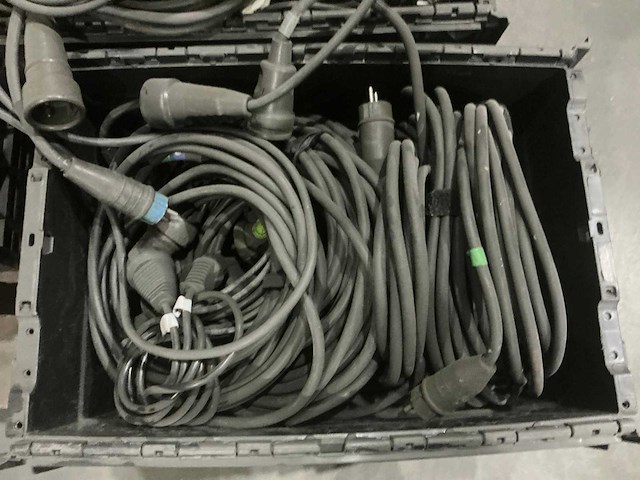 Partij stroom, xlr en combikabels - afbeelding 3 van  5