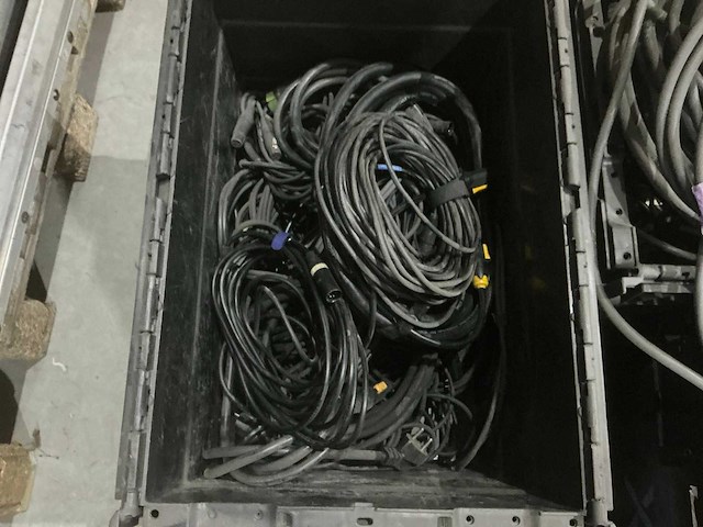 Partij stroom, xlr en combikabels - afbeelding 4 van  5