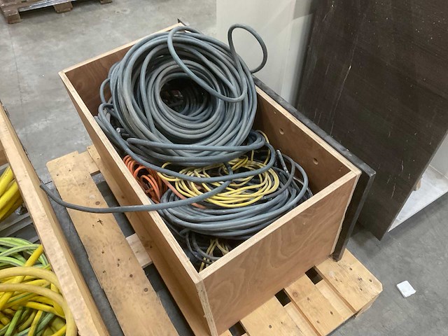 Partij stroomkabels - afbeelding 1 van  3