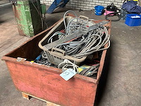 Partij stroomkabels