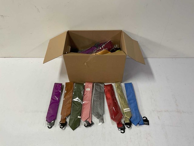 Partij stropdassen - afbeelding 1 van  3