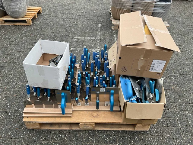 Partij stucadoorsmateriaal - afbeelding 1 van  6
