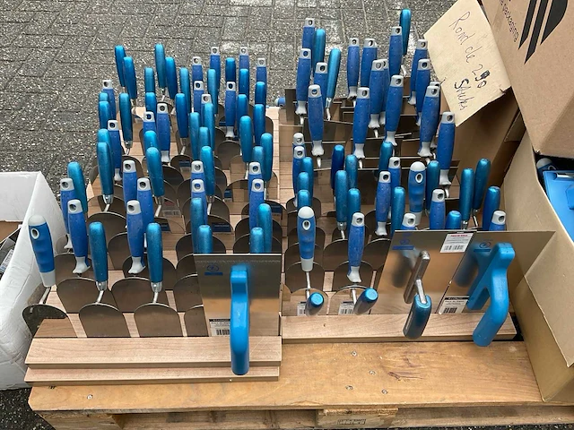 Partij stucadoorsmateriaal - afbeelding 2 van  6