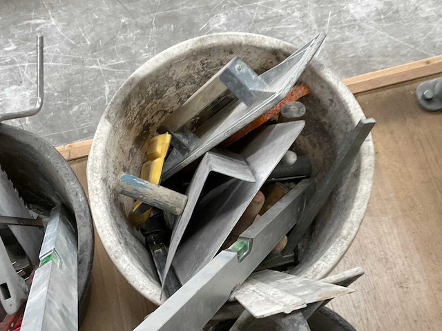 Partij stucadoorsmateriaal - afbeelding 3 van  5