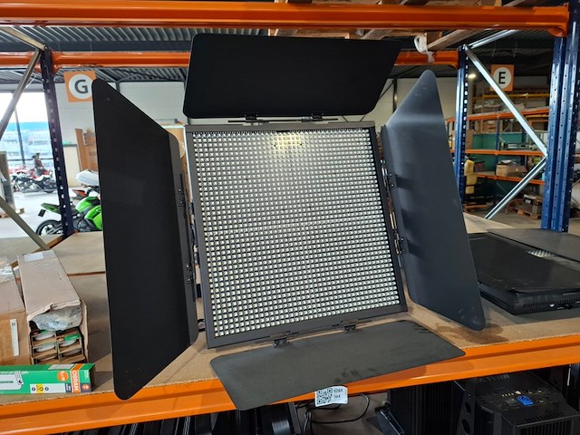 Partij studioverlichting, visio, elation, brightcast, ledgo - afbeelding 7 van  13