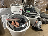 Partij stukadoorsgereedschap - afbeelding 1 van  6