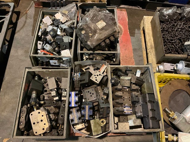 Partij stuurventielen - afbeelding 1 van  2