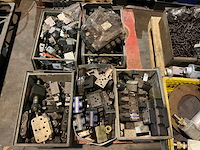 Partij stuurventielen - afbeelding 1 van  2